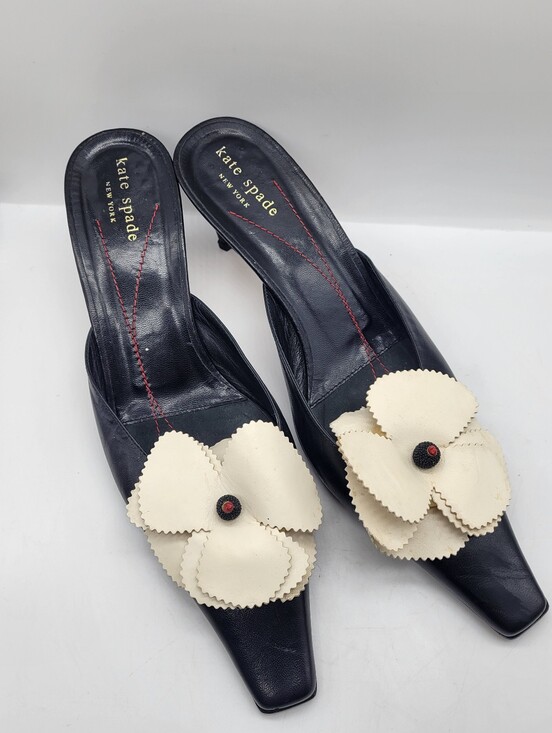 kate spade Shoes - Kate Spade Shoes Womens 8 M Pointed Toe Mule Pumps Kitten Heel Floral Bow Italy
